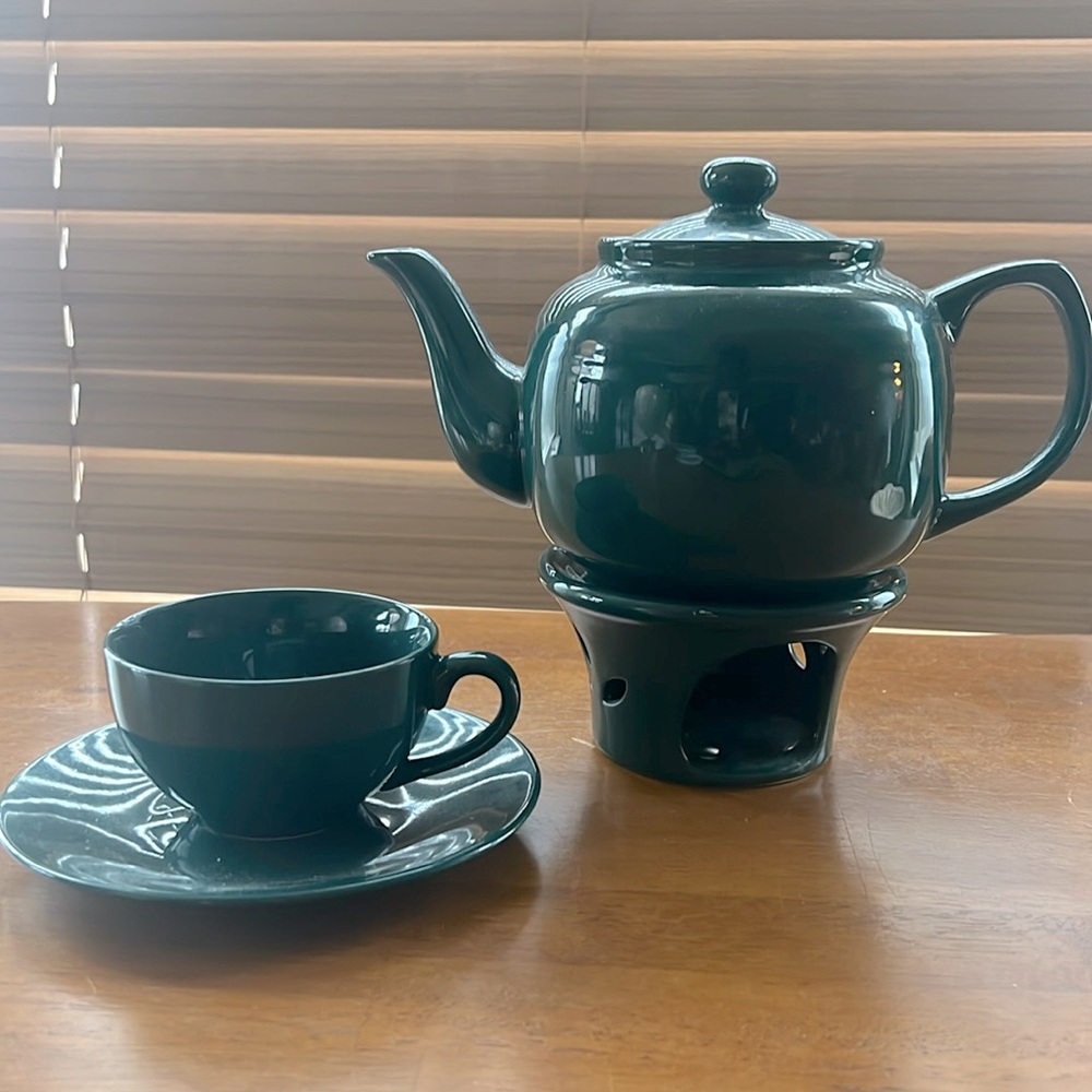 Cozy Tea Set with pot warmer
